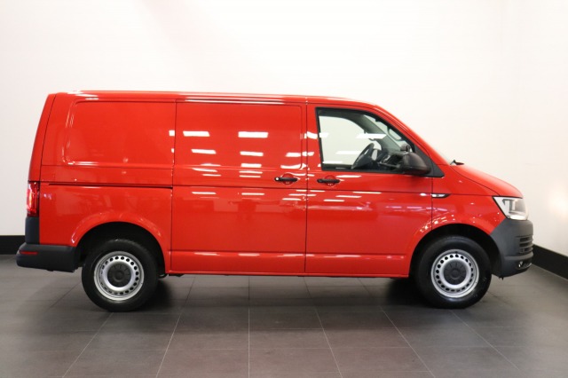 Volkswagen Transporter 2.0 TDI 140PK DSG Automaat - Airco - Cruise - PDC - € 10.950,- Excl.