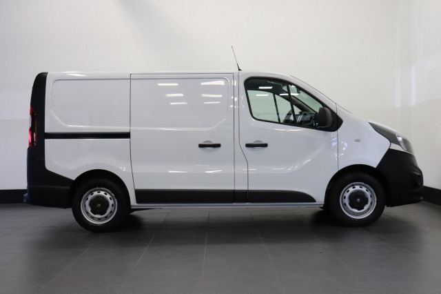 Opel Vivaro 1.6 CDTI EURO 6 - Airco - Navi - Cruise - € 8.950,- Excl.