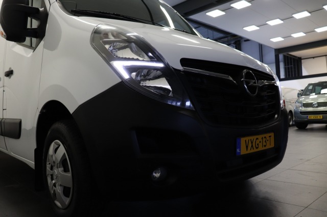 Opel Movano 2.3 Turbo 150PK L2H2 - EURO 6 - Airco - Navi - Cruise - Camera - € 17.950,- Excl.