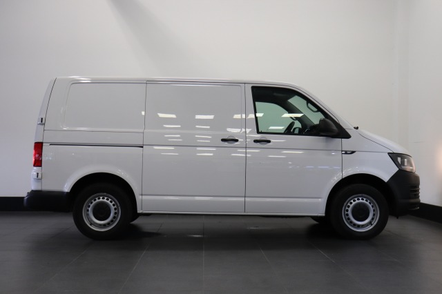 Volkswagen Transporter 2.0 TDI 150PK AUTOMAAT EURO 6 - Airco - Navi - Cruise - € 14.499,- Ex.