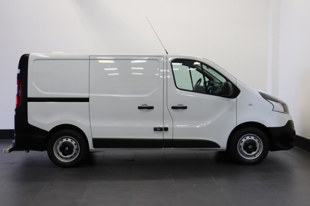 Renault Trafic 1.6 dCi EURO 6 - Airco - Cruise - PDC - € 7.950,- Excl.