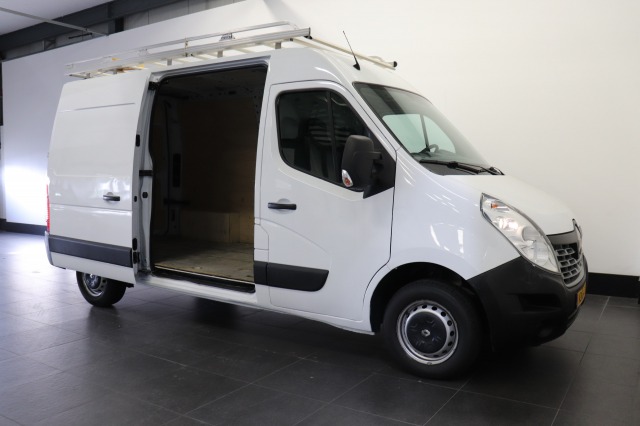 Renault Master 2.3 dCi 130PK L2H2 EURO 6 - Airco - Navi - Cruise - € 13.900,- Excl.