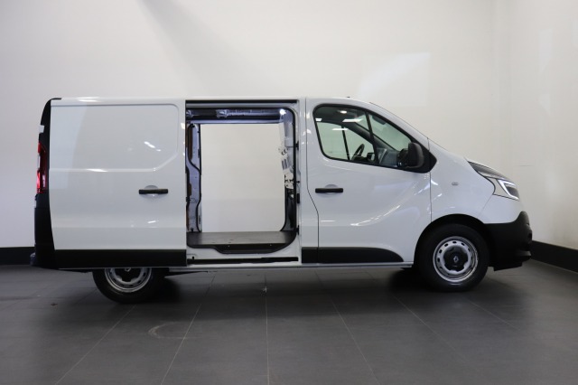 Renault Trafic 2.0 dCi 145PK EURO 6 Dubbele schuifdeur - Airco - Navi - Cruise - € 14.900,- Excl.