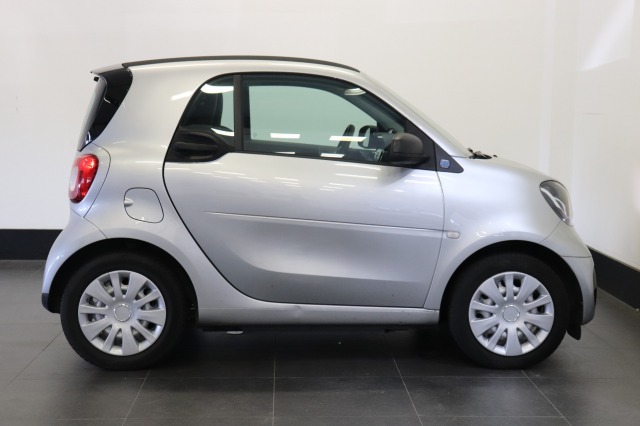 Smart EQ fortwo Comfort 60KW | A/C Climate | Cruise | Stoel verw. | € 9.950,- Incl. BTW