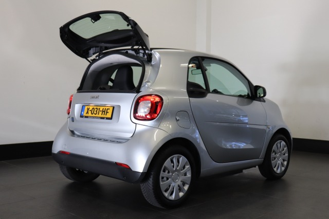 Smart Fortwo EQ Comfort 60KW | A/C Climate | Cruise | Stoel verw. | € 11.950,- Incl. BTW