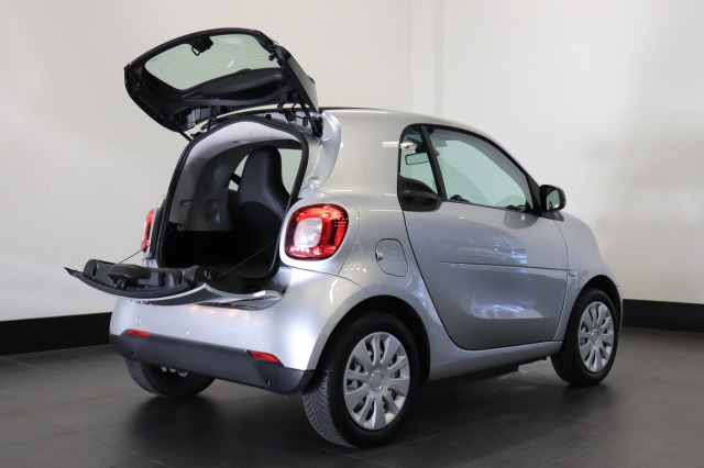 Smart Fortwo EQ Comfort 60KW | A/C Climate | Cruise | Stoel verw. | € 11.950,- Incl. BTW