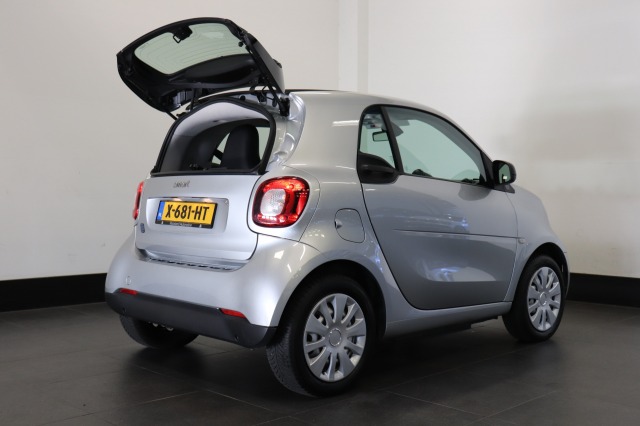 Smart Fortwo EQ Comfort 60KW | A/C Climate | Cruise | Stoel verw. | € 10.950,- Incl. BTW