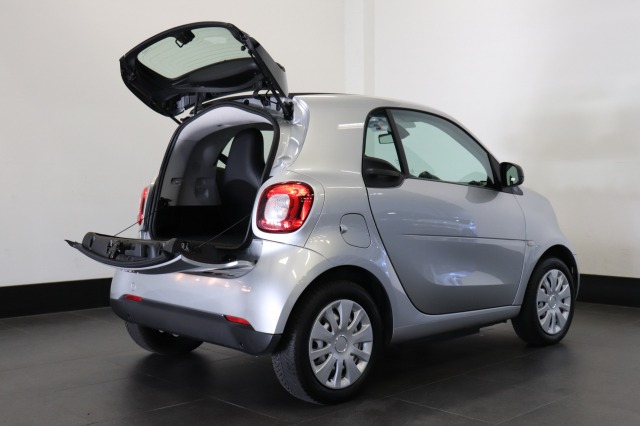 Smart Fortwo EQ Comfort 60KW | A/C Climate | Cruise | Stoel verw. | € 10.950,- Incl. BTW