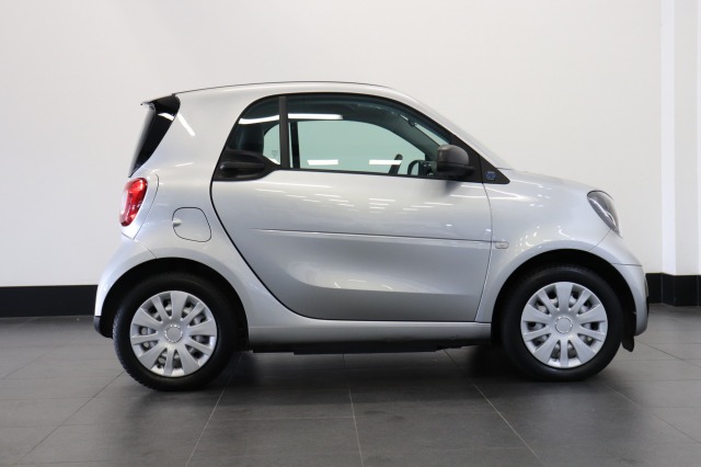 Smart Fortwo EQ Comfort 60KW | A/C Climate | Cruise | Stoel verw. | € 10.950,- Incl. BTW