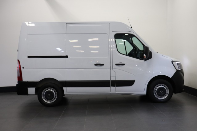 Renault Master 2.3 dCi 135PK L1H2 - Airco - Cruise - PDC - € 16.950,- Excl.