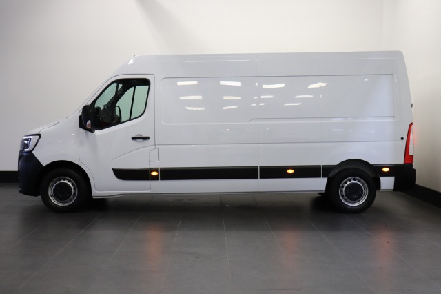 Renault Master 2.3 dCi 135PK L3H2 EURO 6 - Airco - Cruise - PDC - € 19.950,- Excl.