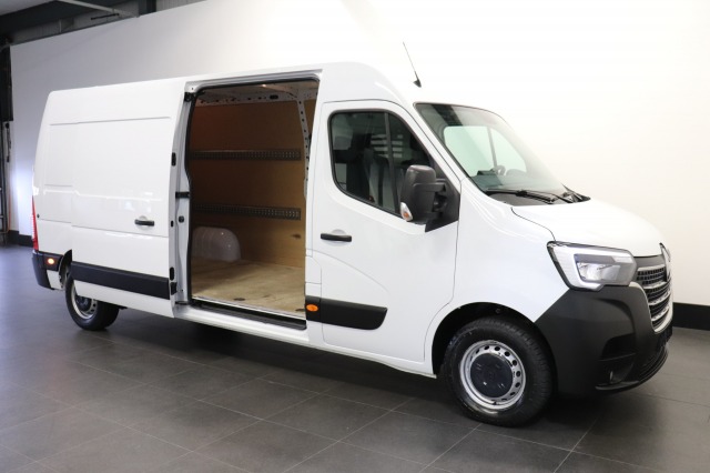 Renault Master 2.3 dCi 135PK L3H2 EURO 6 - Airco - Cruise - PDC - € 19.950,- Excl.