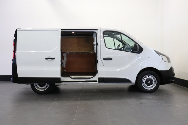 Renault Trafic 1.6 dCi - EURO 6 - Airco - Navi - Cruise - € 10.900,- Excl.