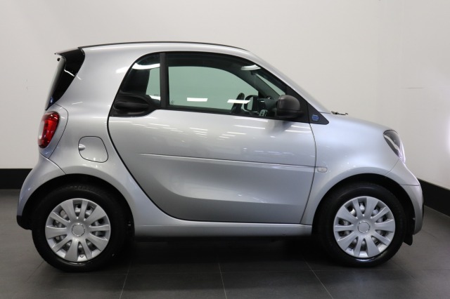 Smart Fortwo EQ Comfort 60KW | A/C Climate | Cruise | Stoel verw. | € 12.950,- Incl. BTW