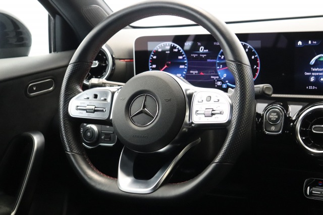 Mercedes-Benz A-Klasse 180 Business Solution AMG Night Upgrade | CAMERA | NAVI | CRUISE | €20.950,- Incl. BTW