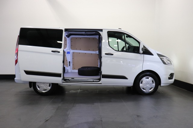 Ford Transit Custom 2.0 TDCI 130PK EURO 6 Automaat - Airco - Navi - Cruise - € 18.950,- Excl.