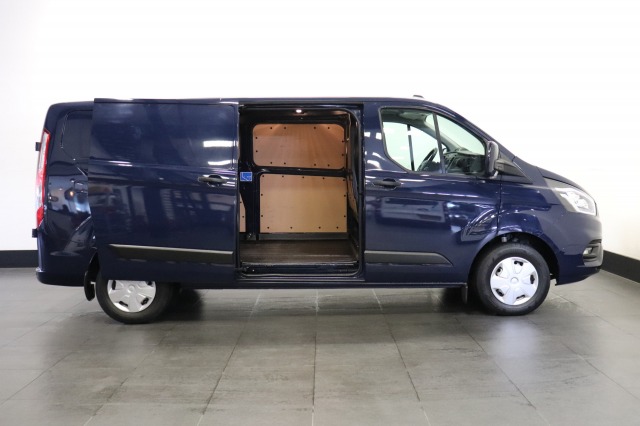 Ford Transit Custom 2.0 TDCI L2 EURO 6 - Airco - PDC - Cruise - € 16.950,- Excl.