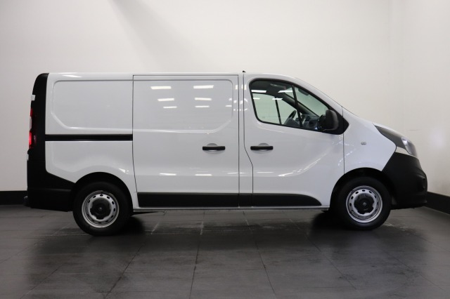 Opel Vivaro 1.6 CDTI EURO 6 - Airco - Navi - Cruise - Camera - € 10.900,- Excl.