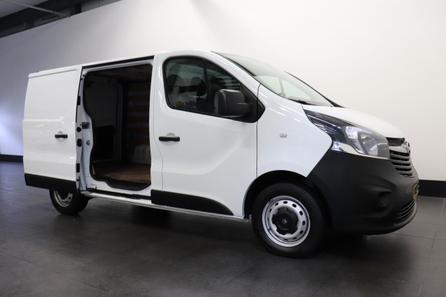 Opel Vivaro 1.6 CDTI EURO 6 - Airco - Navi - Cruise - Camera - € 10.900,- Excl.