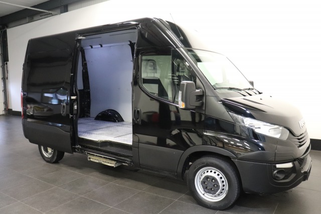 Iveco Daily 35S16V 2.3 156PK L2H2 EURO 6 - Airco - Cruise - Camera - € 17.950,- Excl.