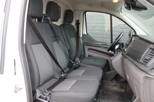 Ford Transit Custom 2.0 TDCI 130PK Automaat EURO 6 - Airco - Navi - Cruise - Camera - € 16.950,- Excl.