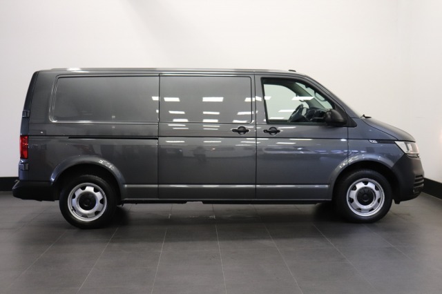 Volkswagen Transporter 2.0 TDI 200PK Automaat L2 EURO 6 - 2x Schuifdeur - Airco - Navi - Cruise - € 24.900,- Excl.