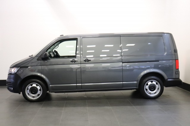 Volkswagen Transporter 2.0 TDI 200PK Automaat L2 EURO 6 - 2x Schuifdeur - Airco - Navi - Cruise - € 24.900,- Excl.