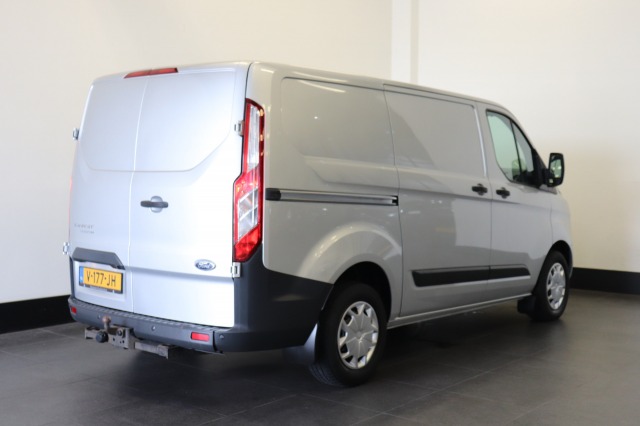 Ford Transit Custom 2.0 TDCI 130PK - EURO 6 - Airco - Navi - Cruise - Camera - € 9.950,- Excl.