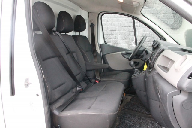 Renault Trafic 1.6 dCi EURO 6 - Airco - Cruise - PDC - € 8.950,- Excl.