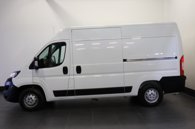 Peugeot Boxer 2.2 BlueHDi 120PK 2x Schuifdeur L2H2 EURO 6 - Airco - Navi - Cruise - € 14.499,- Excl.