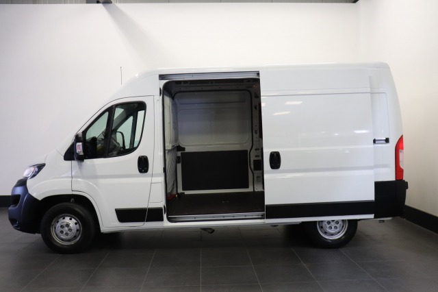 Peugeot Boxer 2.2 BlueHDi 120PK 2x Schuifdeur L2H2 EURO 6 - Airco - Navi - Cruise - € 14.499,- Excl.