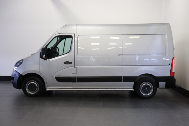 Opel Movano 2.3 Turbo 136PK L2H2 - EURO6 - AC/climate - Navi - Cruise - Camera - € 20.950,- Excl.