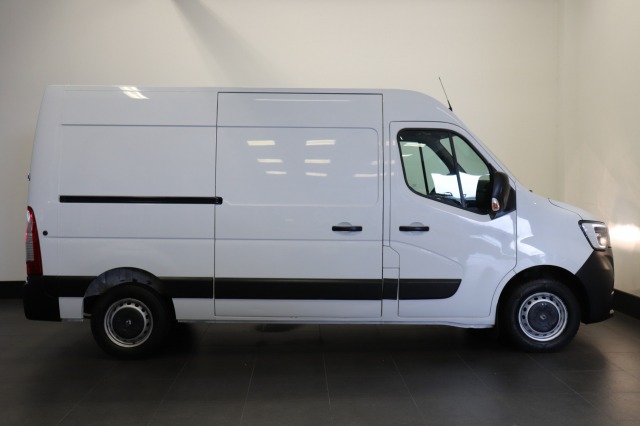 Renault Master 2.3 dCI 150PK L2H2 Automaat EURO 6 - Airco - Navi - Camera - € 15.950,- Excl.