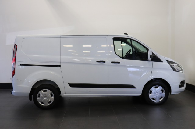 Ford Transit Custom 2.0 TDCI 130PK - EURO 6 - Airco - Navi - Cruise - € 19.900,- Excl.