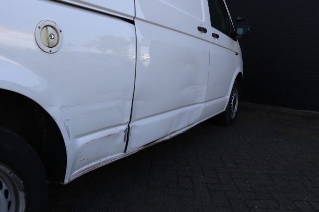 Volkswagen Transporter 2.0 TDI 150PK DSG Automaat L2 - Schade rondom - EURO 6 - Airco - Navi - Cruise - € 11.950,- Excl.