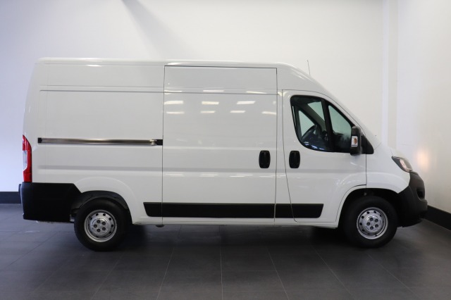 Peugeot Boxer 2.2 BlueHDi 120PK 2x Schuifdeur L2H2 - EURO 6 - Airco - Navi - Cruise - € 11.950,- Excl.