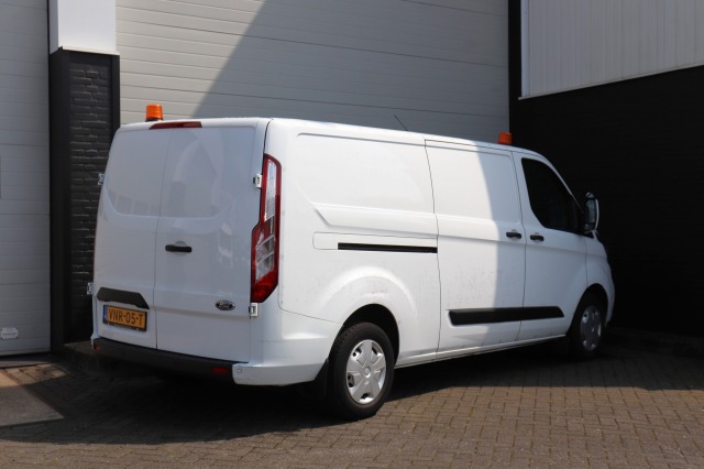 Ford Transit Custom 2.0 TDCI 130PK L2 EURO 6 - Airco - Cruise - Camera - € 17.500,- Ex.