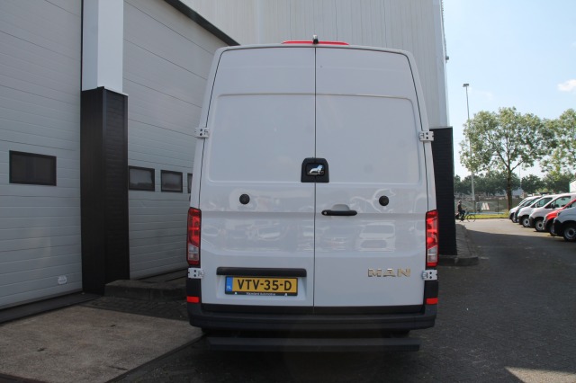 MAN TGE 35 2.0 L4H3 - Airco - Cruise - Camera - € 21.950,- Excl.