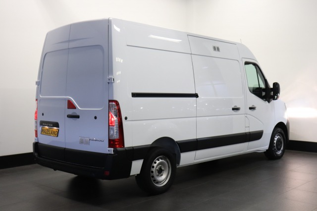 Renault Master 2.3 dCi 135PK L2H2 EURO 6 - Airco - Cruise - PDC - € 18.950,- Ex.