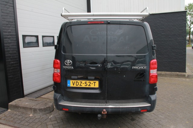 Toyota ProAce 2.0 D-4D L2 122PK AUTOMAAT EURO 6 - Airco - Navi - Cruise - € 17.900,- Excl.