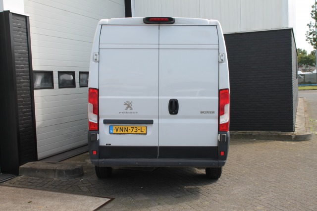 Peugeot Boxer 2.2 BlueHDi 120PK L2H2 2x Schuifdeur EURO 6 - Airco - Navi - Cruise - €12.950,- Excl.