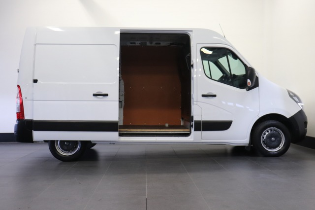 Opel Movano 2.3 CDTI BiTurbo L2H2 150PK EURO 6 - AC/Climate - Cruise - Camera - €15.950,- Excl.