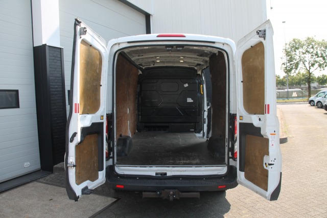 Ford Transit 350 2.2 TDCI L3H2 155PK - Airco- Cruise - Navi - €9.499,- Excl.