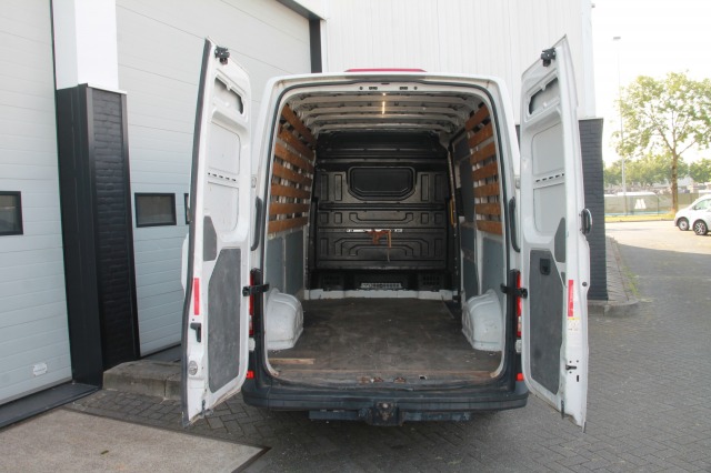 Volkswagen Crafter 2.0 TDI L3H3 EURO 6 - Airco - Cruise - Navi - € 14.900,- Excl.